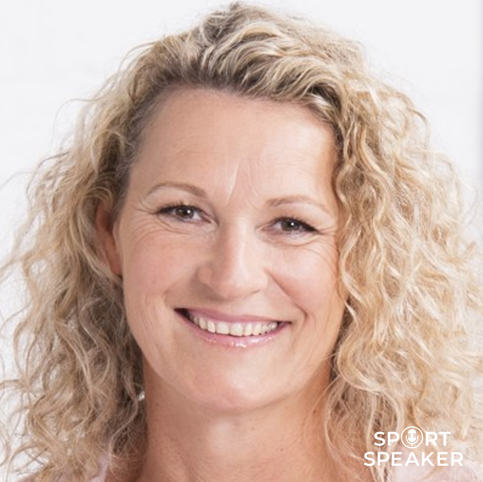Heike Henkel Portraitbild SPORT SPEAKER 1680x1680 mit Logo